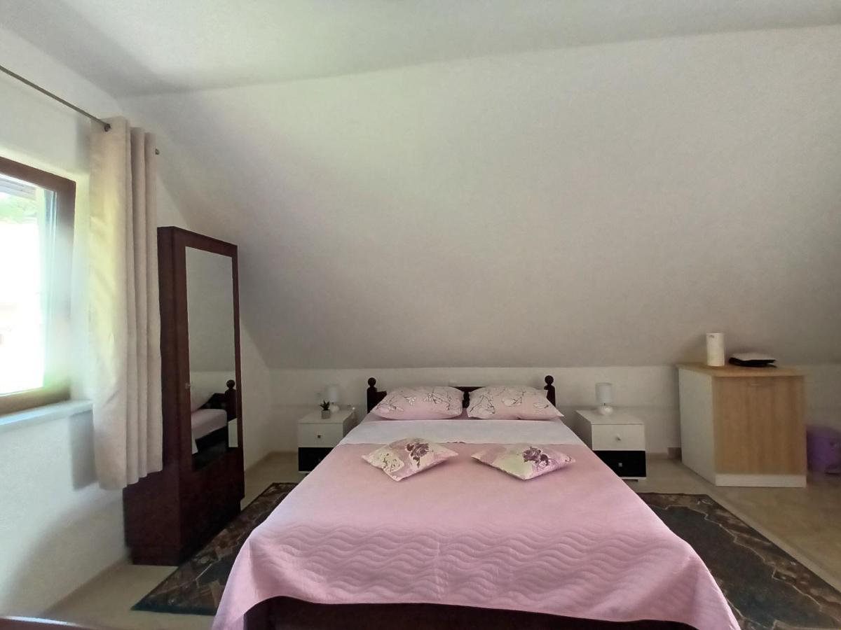 Guesthouse Loncar Plitvicka Jezera Exterior photo